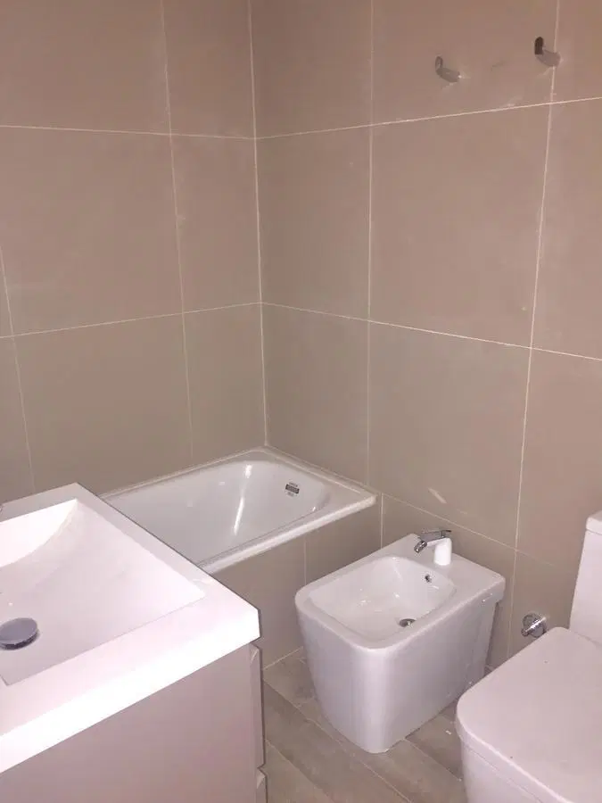ALQUILER MONOAMB EN L CON COCHERA. AMENITIES 4