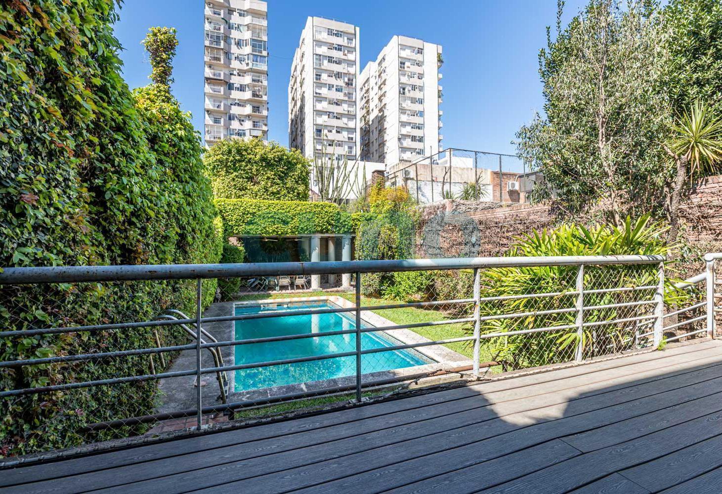 Foto de Casa de 5 ambientes, jardin, piscina, 3 cocheras - 100% luz, imagen 5