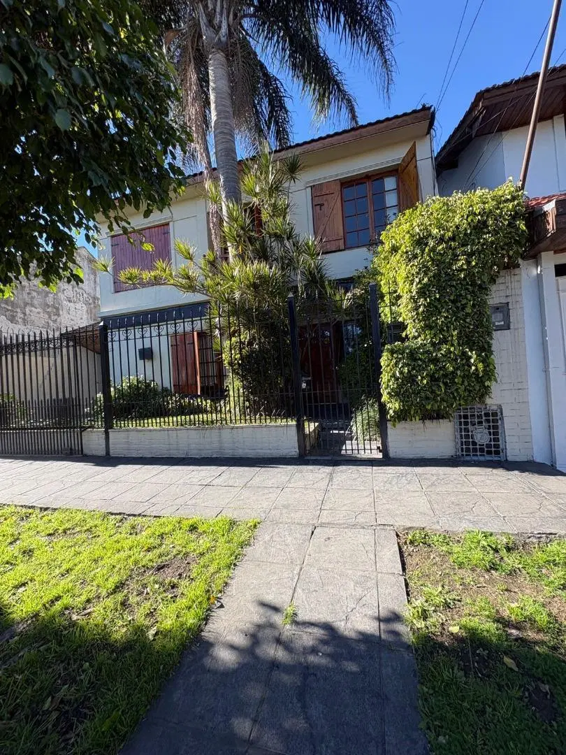 CASA EN VENTA EN LOMAS DE ZAMORA 5