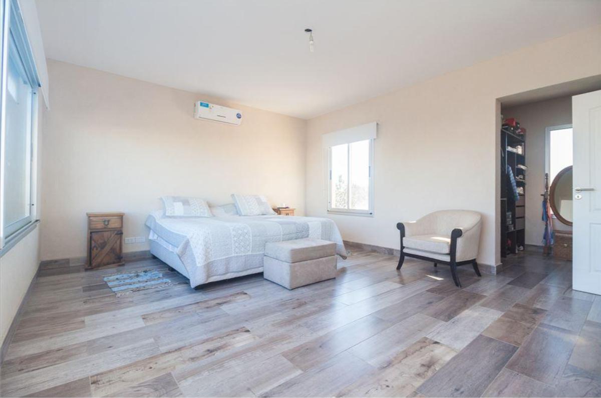 Excelente Casa en Talar del Lago II 5