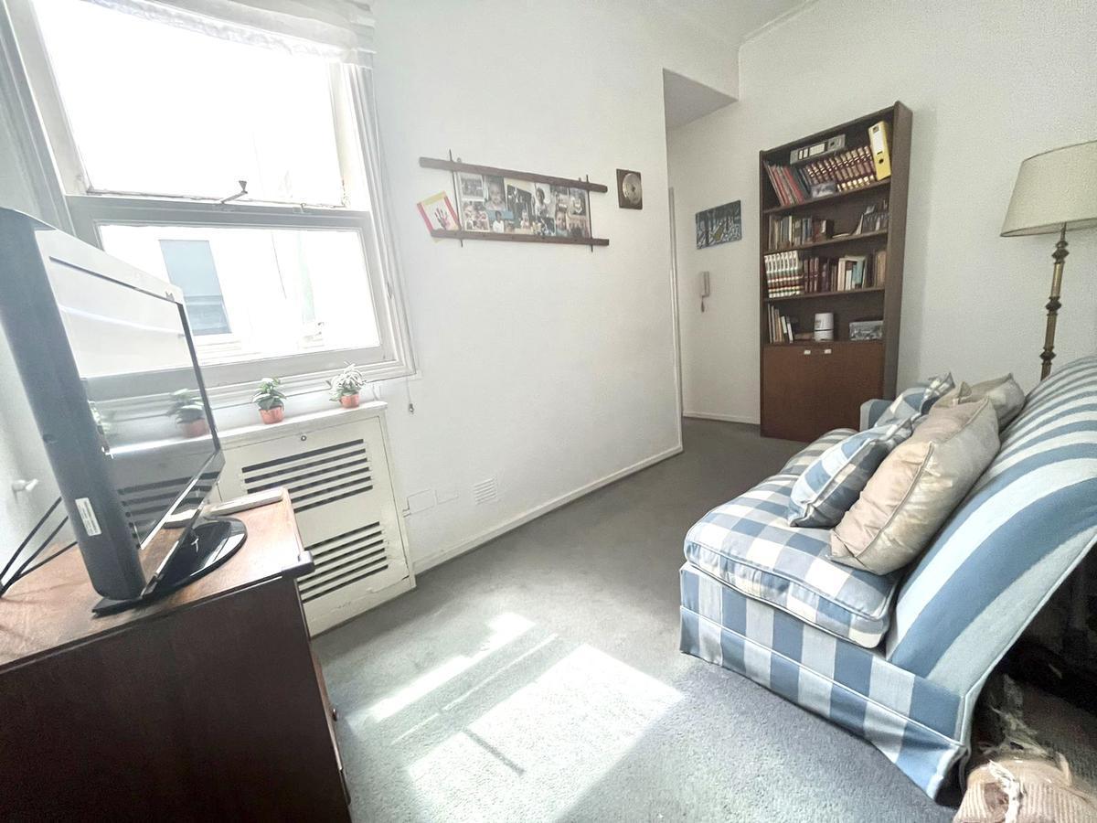Departamento 4 Ambientes con Dependencia y Cochera! Recoleta. 2