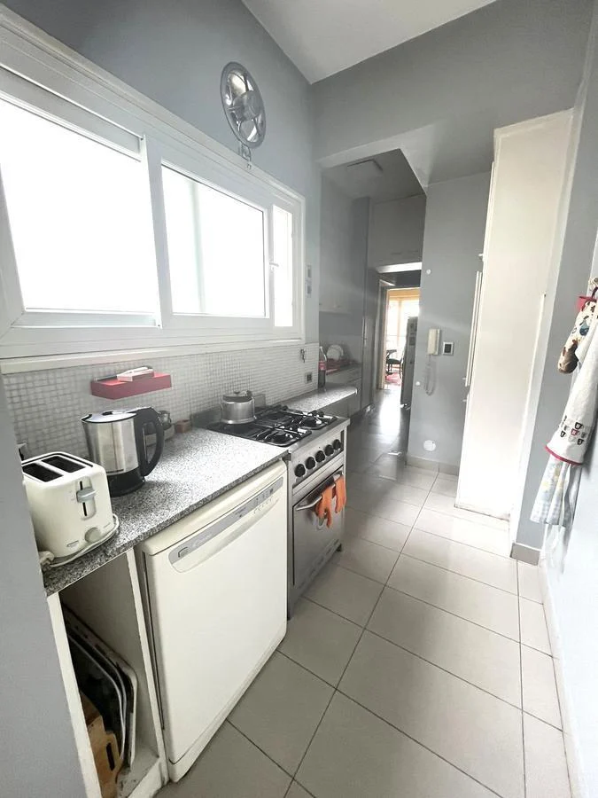 Departamento 4 Ambientes con Dependencia y Cochera! Recoleta. 4