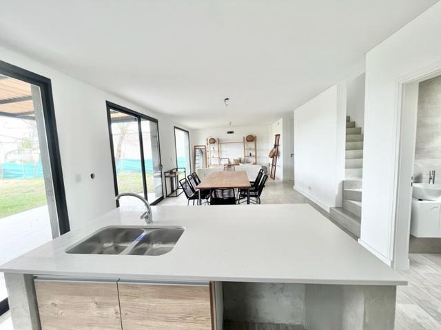 Excelente Casa en Barrio San Ramon Pilar del Este