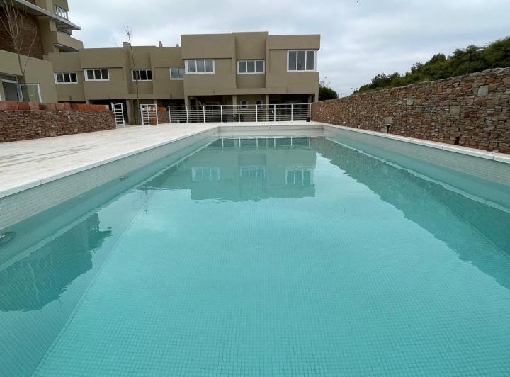 Departamento de 3 ambientes en Jardines del Palmar 1