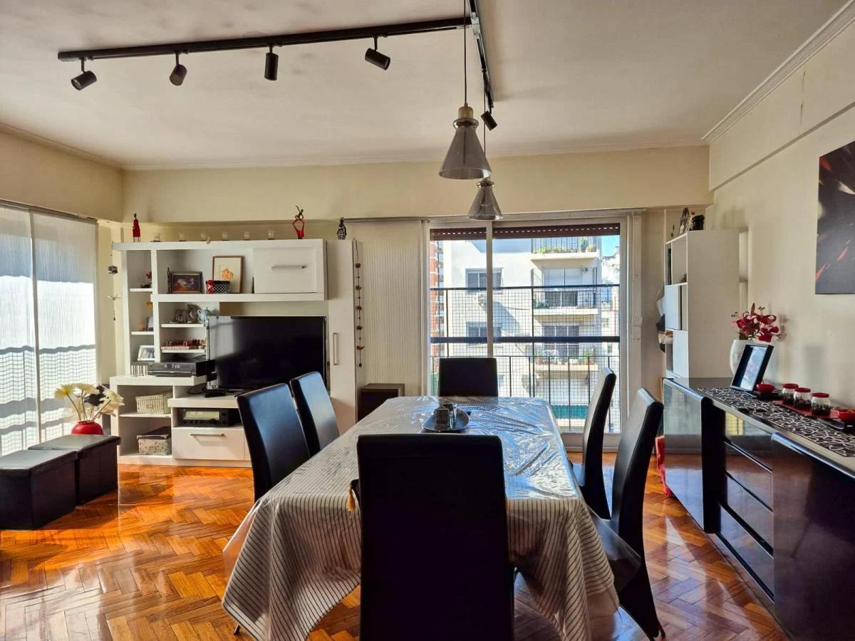 4 Ambientes en Piso Alto, Súper Luminoso, con Balcón Corrido , Recoleta