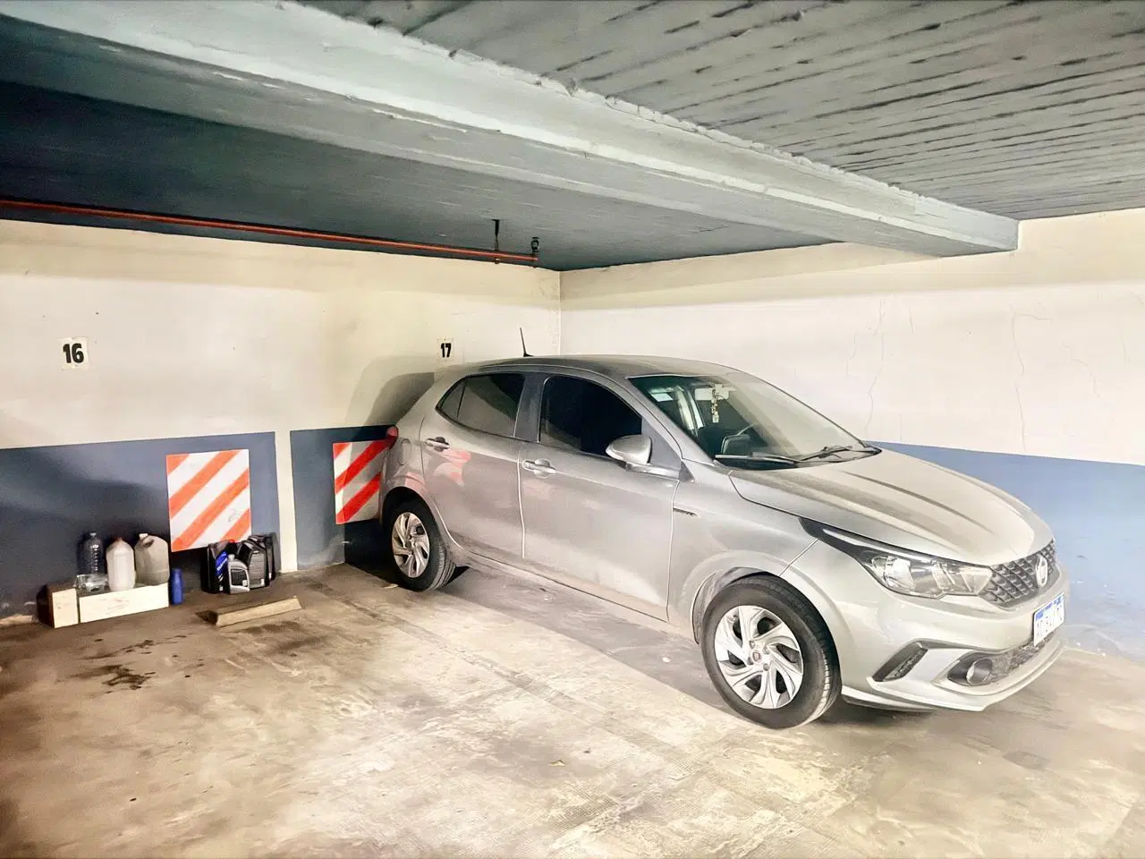 Venta de 6 Cocheras con seguridad en Barrio Norte 4