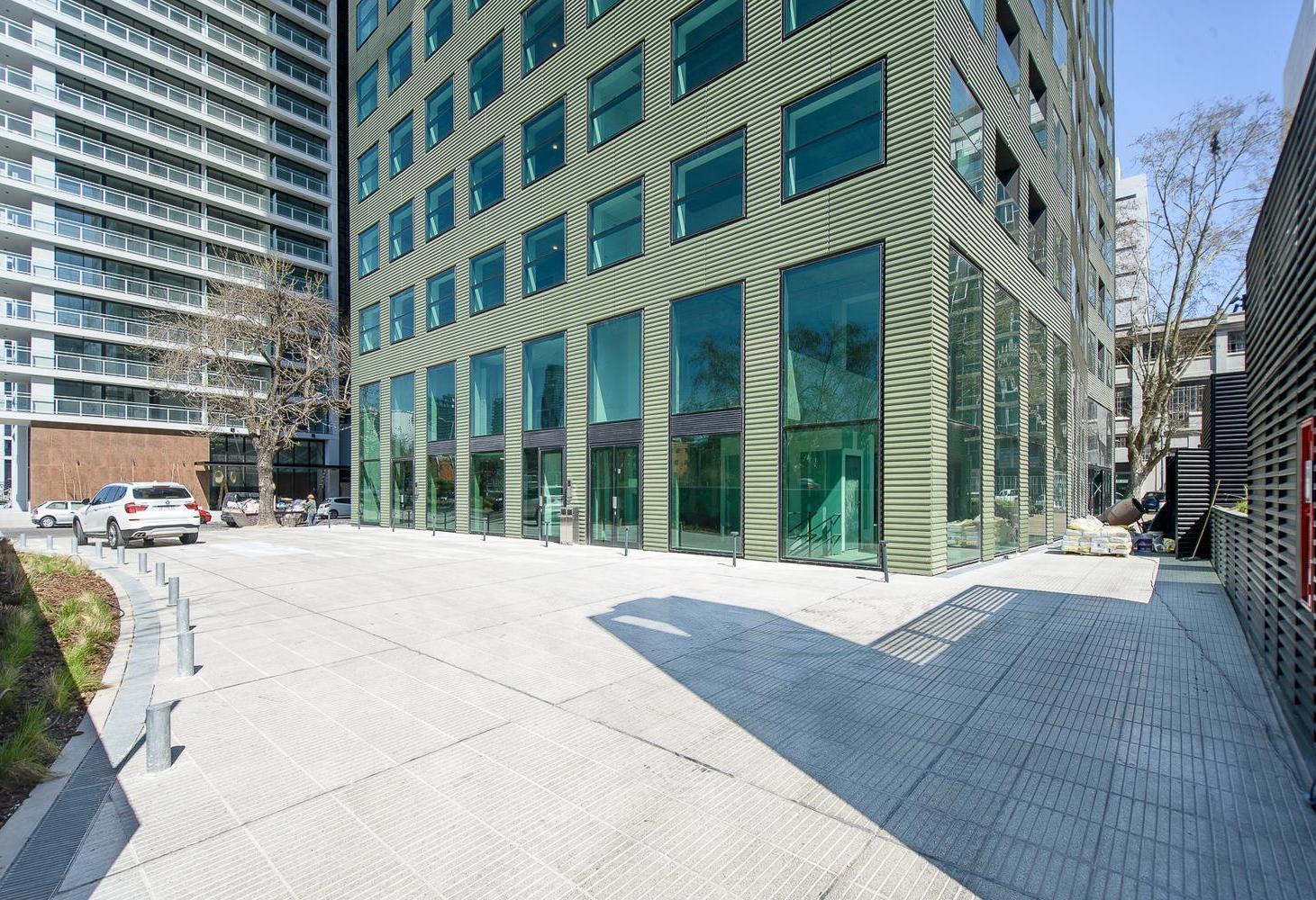 Increible Monoambiente de categoria piso alto  en "Torre Huergo" Puerto Madero.