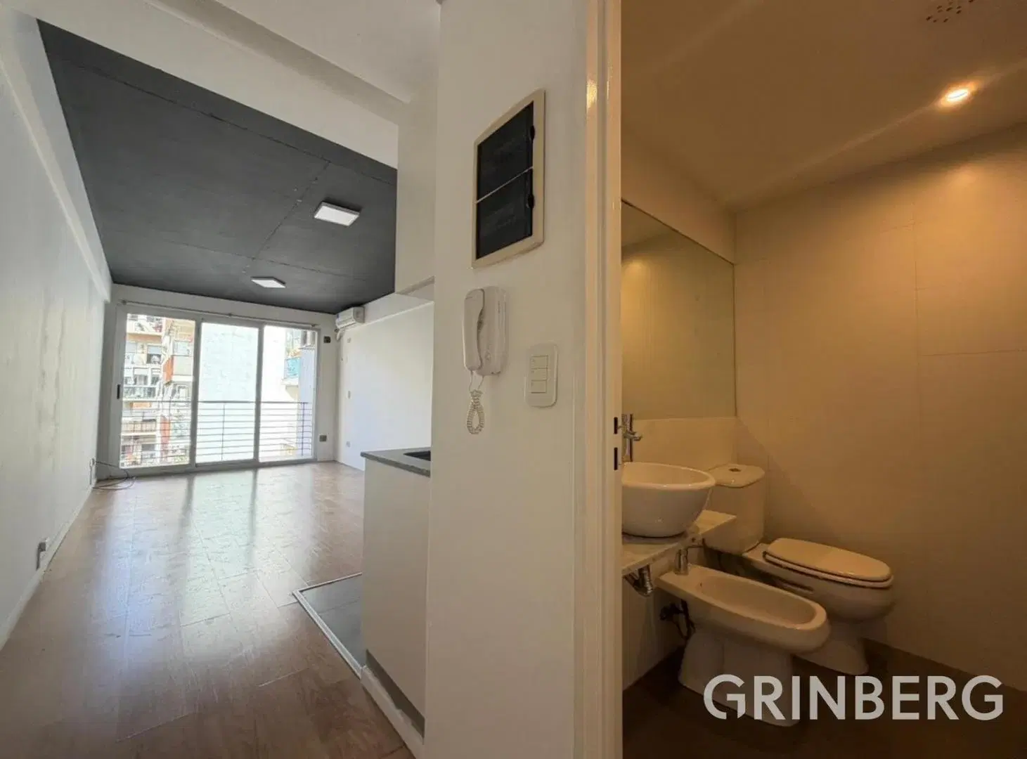 Departamento monoambiente con balcon al contrafrente en Belgrano 3