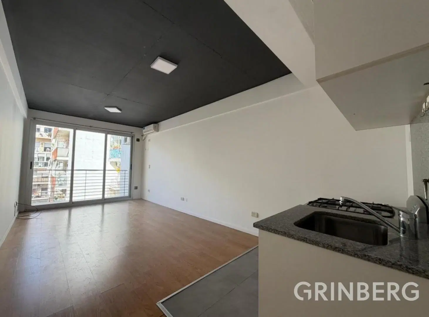 Departamento monoambiente con balcon al contrafrente en Belgrano 2