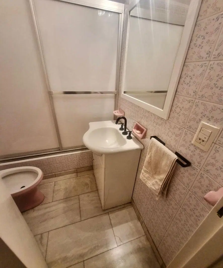 Piso Exclusivo 4 Ambientes en Palermo Chico | Palier Privado y Balcón 5