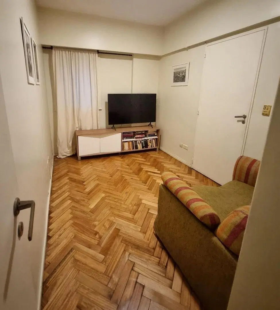 Piso Exclusivo 4 Ambientes en Palermo Chico | Palier Privado y Balcón 3