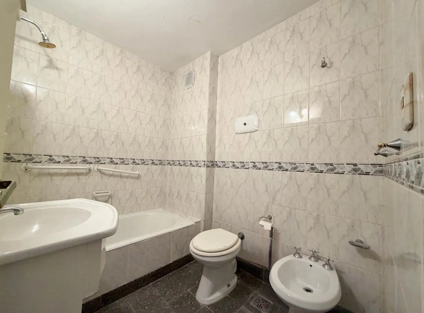 Excelente Departamento 4 ambientes con balcón, patio y cochera en Palermo. 4
