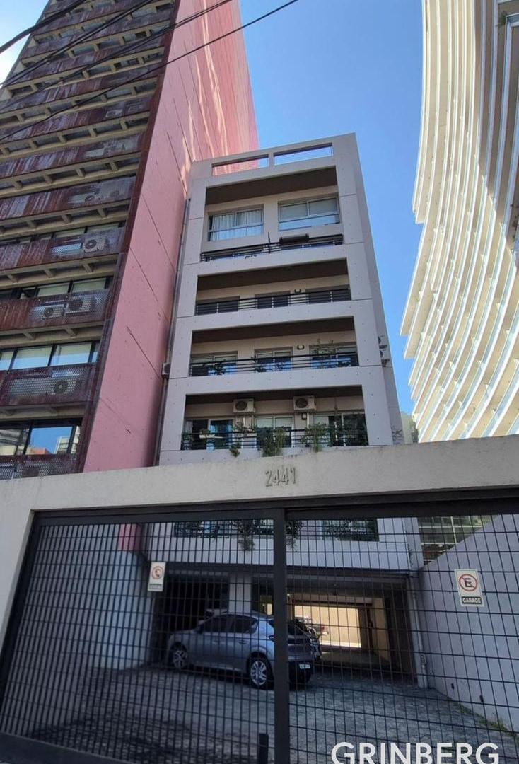 Departamento 3 ambientes con cochera fija y vista al rio en Olivos