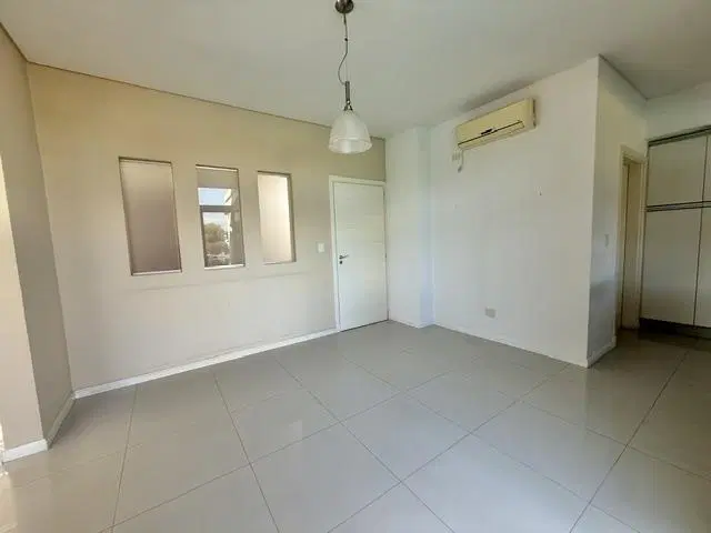 Casa en Barrio Los Sauces al agua sin muebles 5