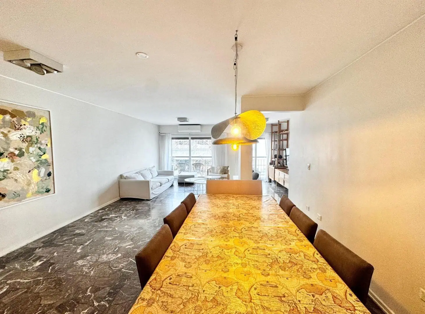 Piso de 4 ambientes luminoso con balcon y cochera en Belgrano 2