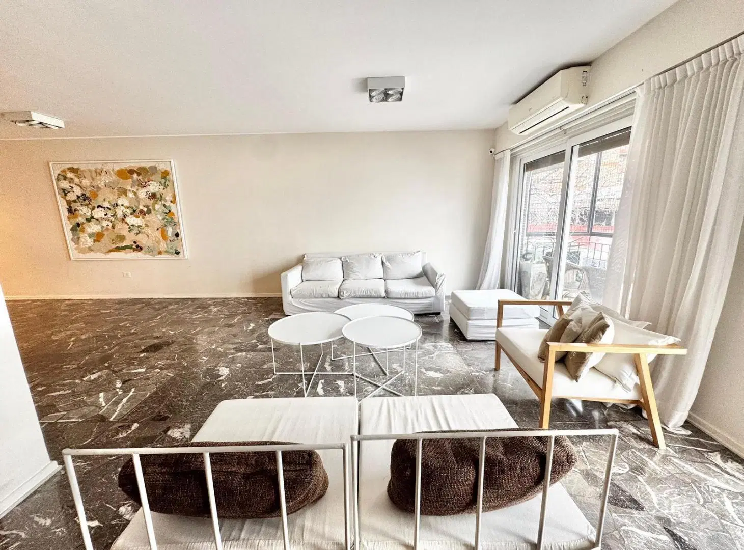 Piso de 4 ambientes luminoso con balcon y cochera en Belgrano 3