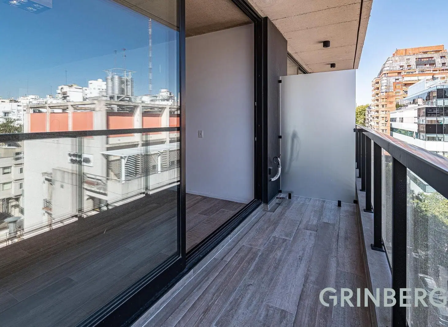 Excelente Departamento a estrenar en piso alto! Recoleta. 4