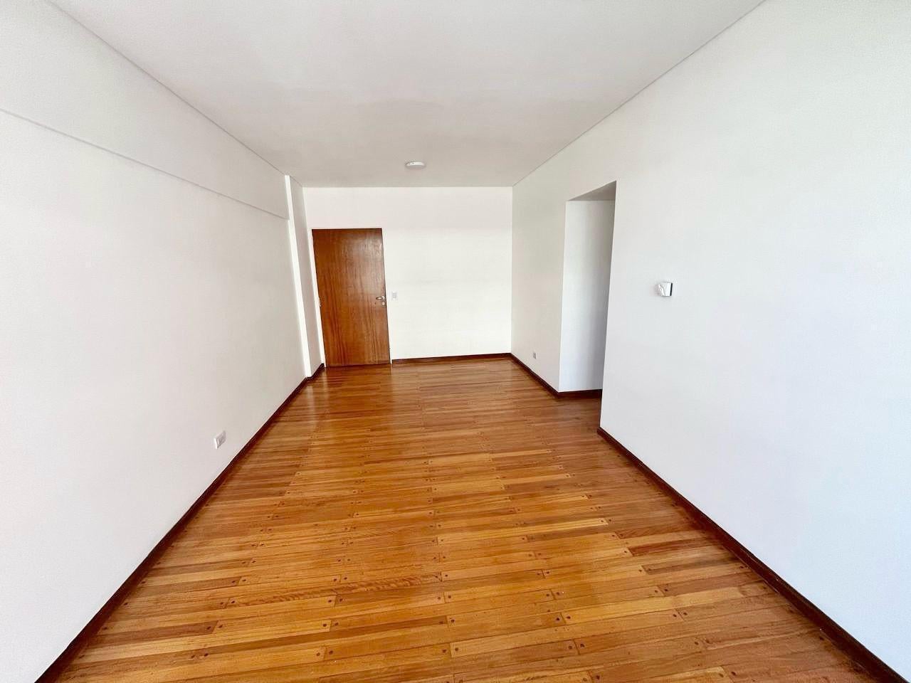 Excelente Departamento 3 Ambientes con cochera