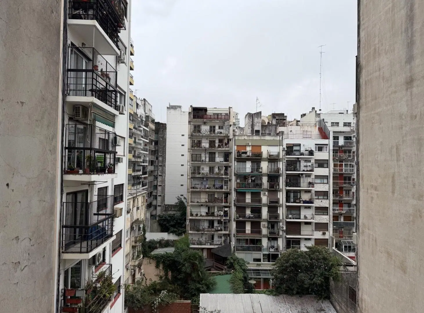Increible Depto de 3 ambientes en alquiler al contrafrente. 2
