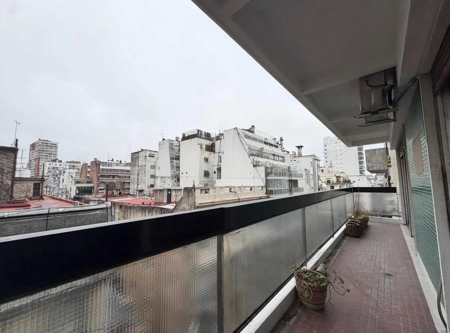 Increible Departamento 3 ambientes con dependencia al frente en Recoleta. 4
