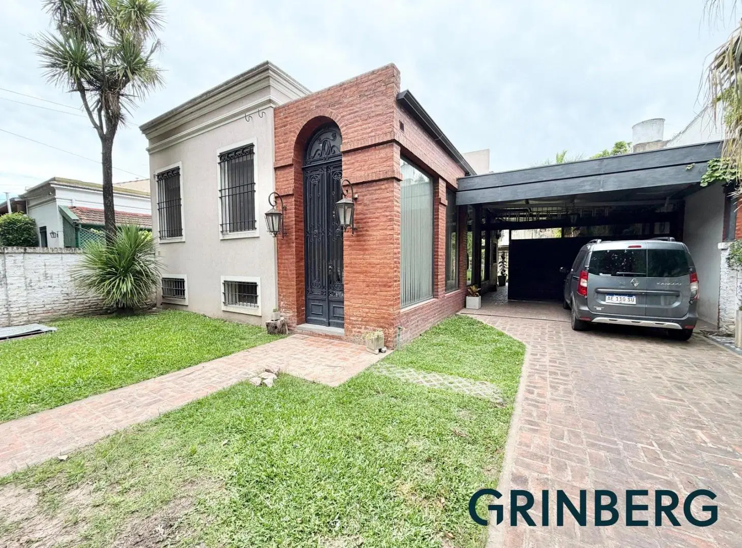 Casa 4 Dormitorios con Parque, Pileta y Quincho en Adrogué 4