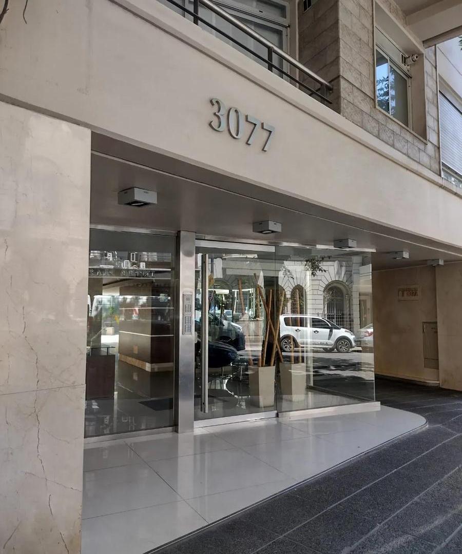 Departamento 2 ambientes con cochera fija en Recoleta