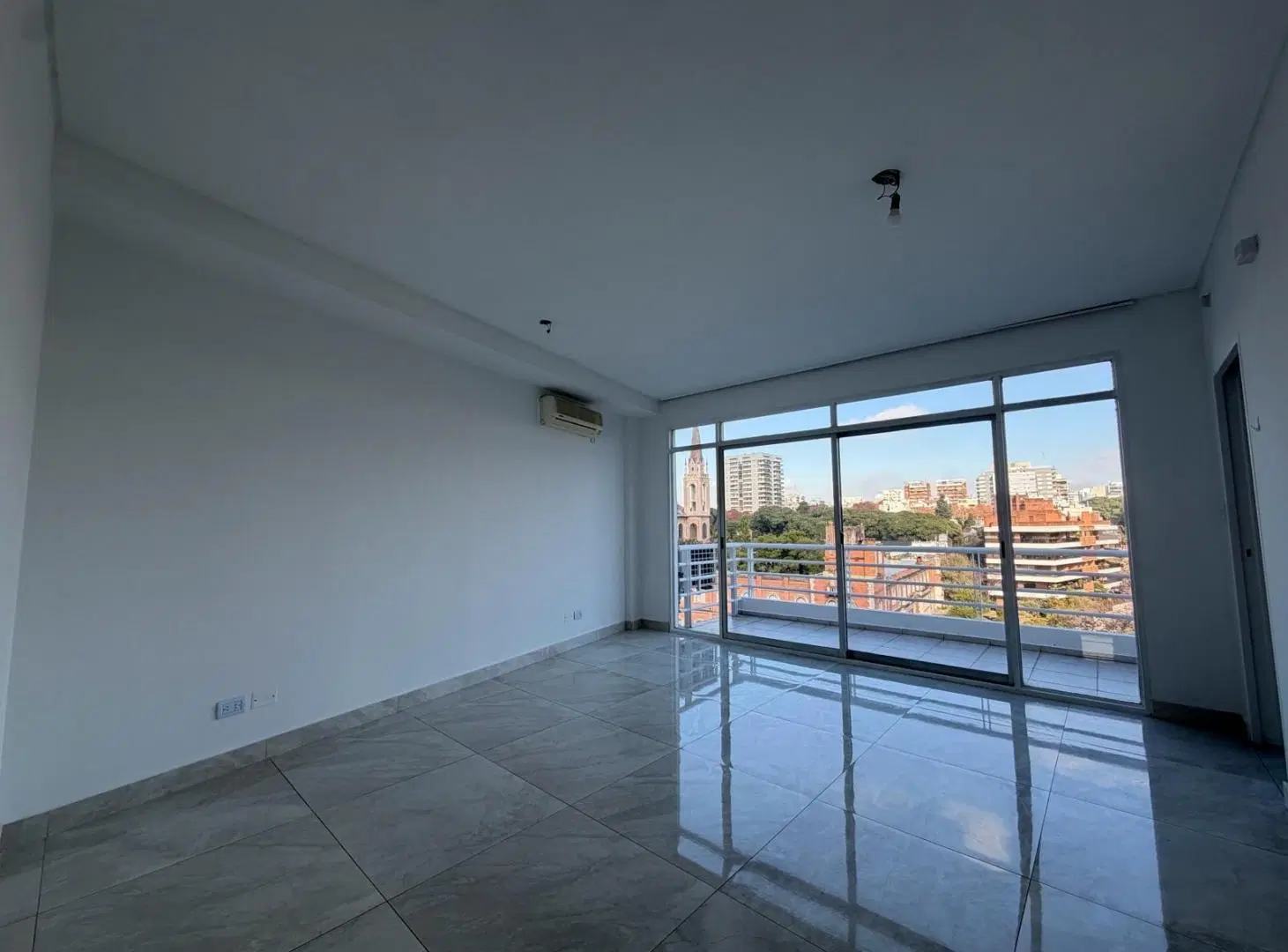 Increible 2 ambientes con vista panoramica y balcón aterrazado en venta. 1