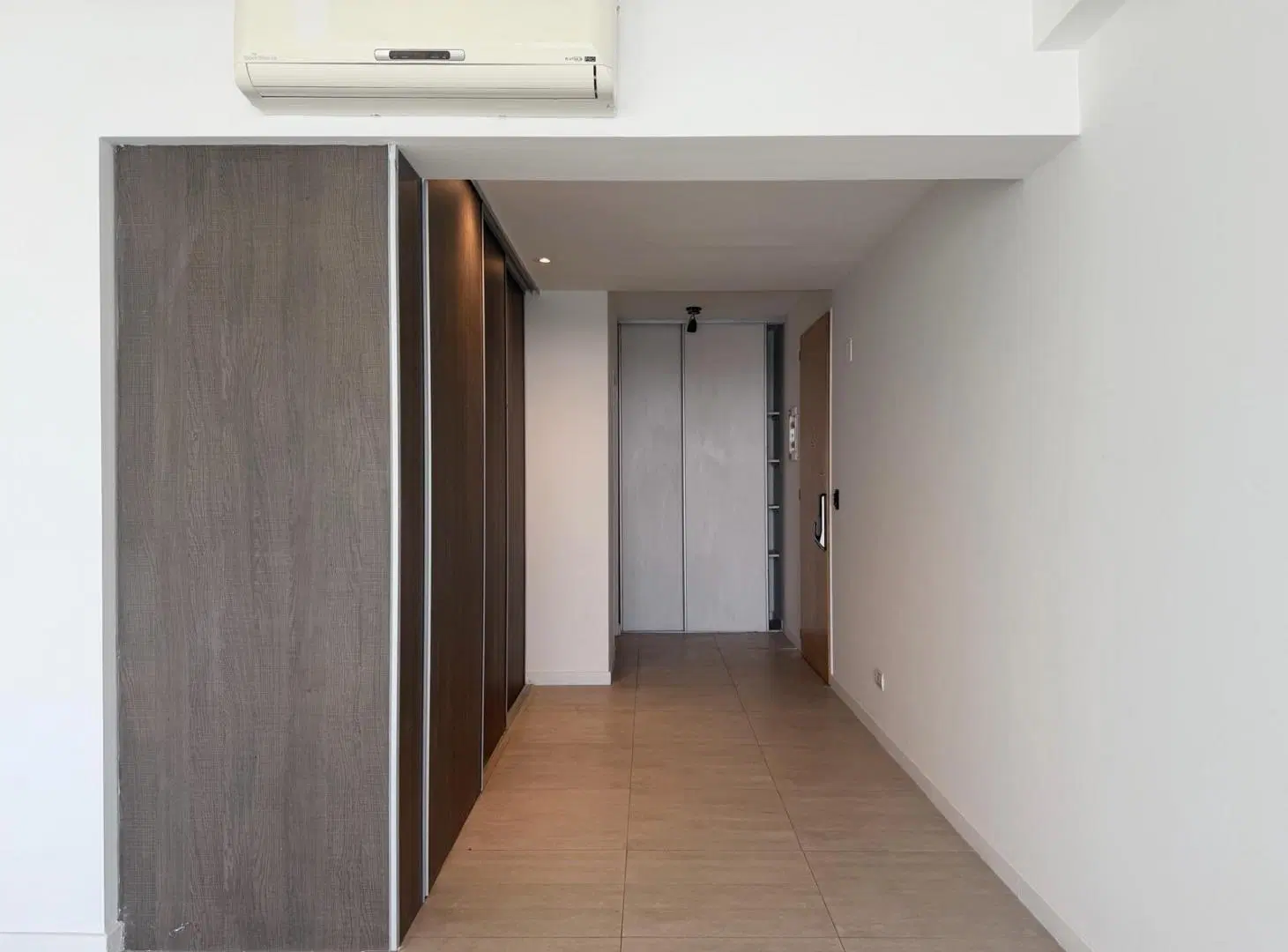 Increible Departamento con balcón terraza, increibla vista al rio y cochera Fija. 5