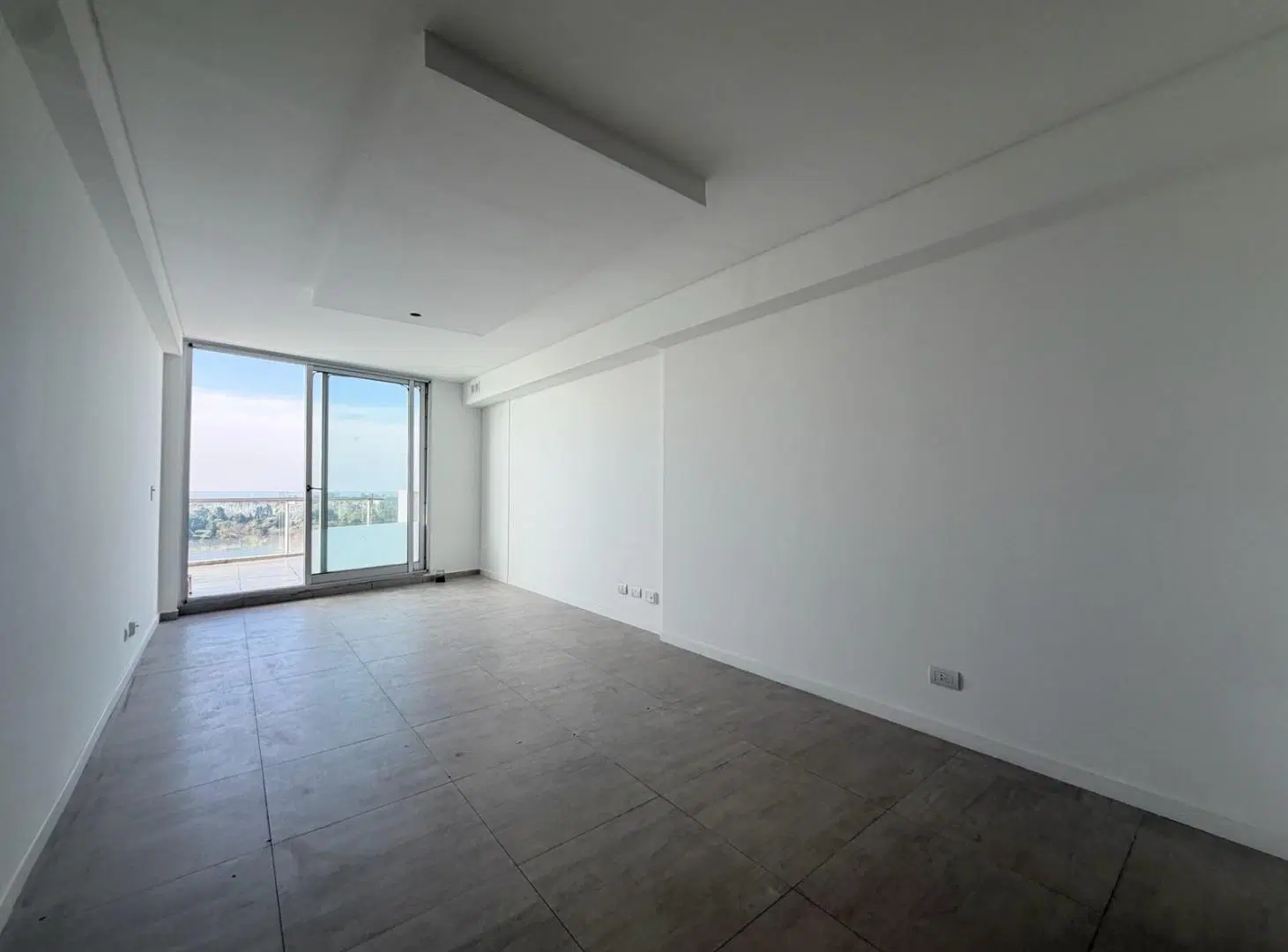 Increible Departamento con balcón terraza, increibla vista al rio y cochera Fija. 4