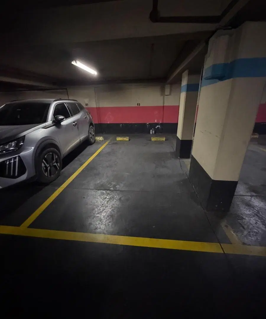 Cochera en un edificio ubicada en segundo subsuelo en Barrio Botanico 4