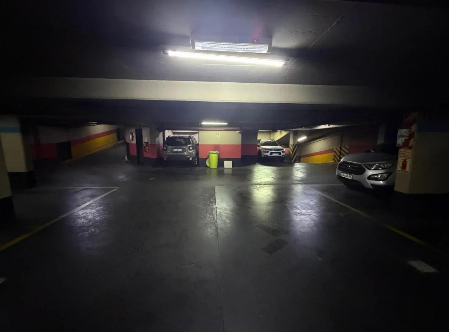 Cochera en un edificio ubicada en segundo subsuelo en Barrio Botanico 4