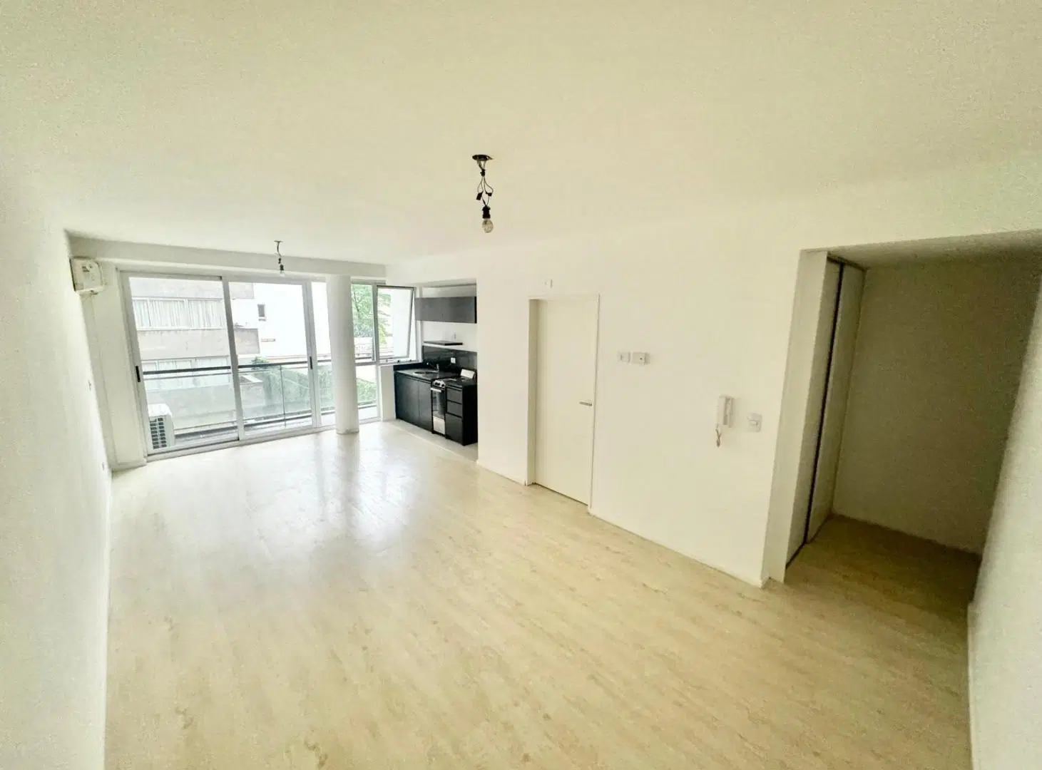 Departamento Monoambiente con balcón en edificio con Amenities. 4