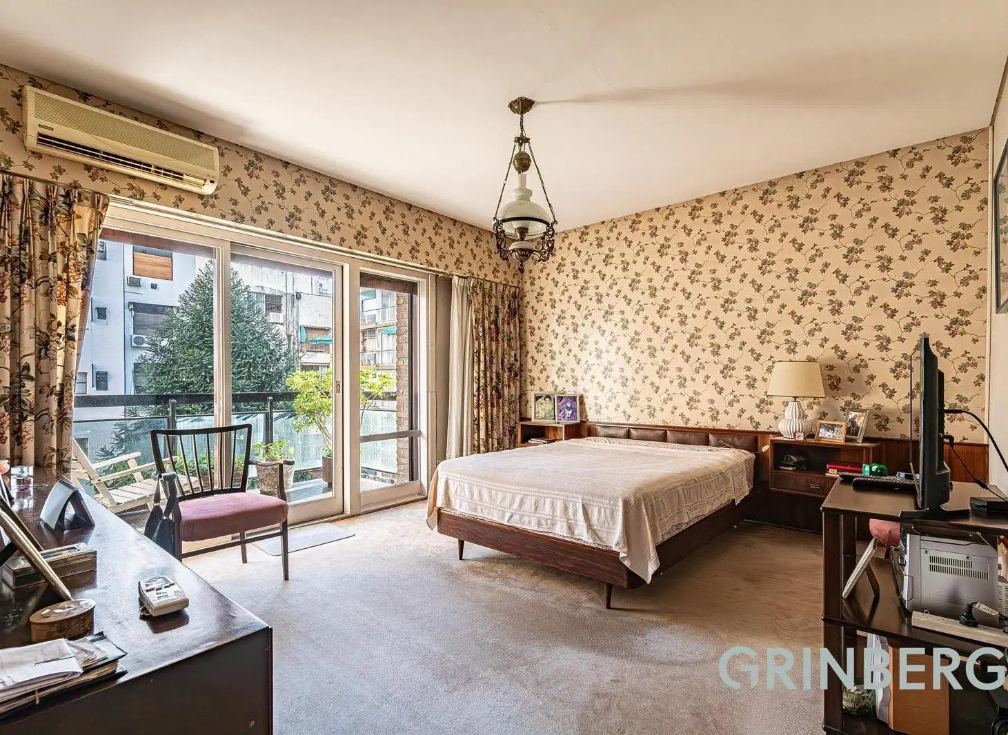 Increible Piso en venta de 6 ambientes con balcón terraza en Torre. 4