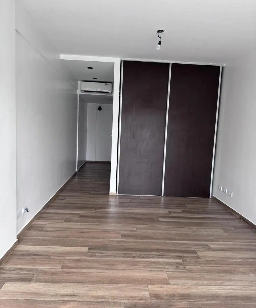 Venta de Excelente Departamento tipo Duplex en Saavedra con Balcon Aterrazado y parilla. 3