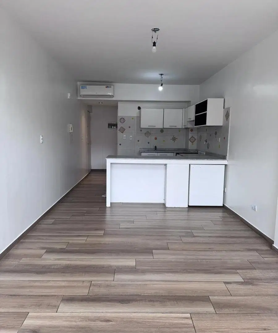 Venta de Excelente Departamento tipo Duplex en Saavedra con Balcon Aterrazado y parilla. 5