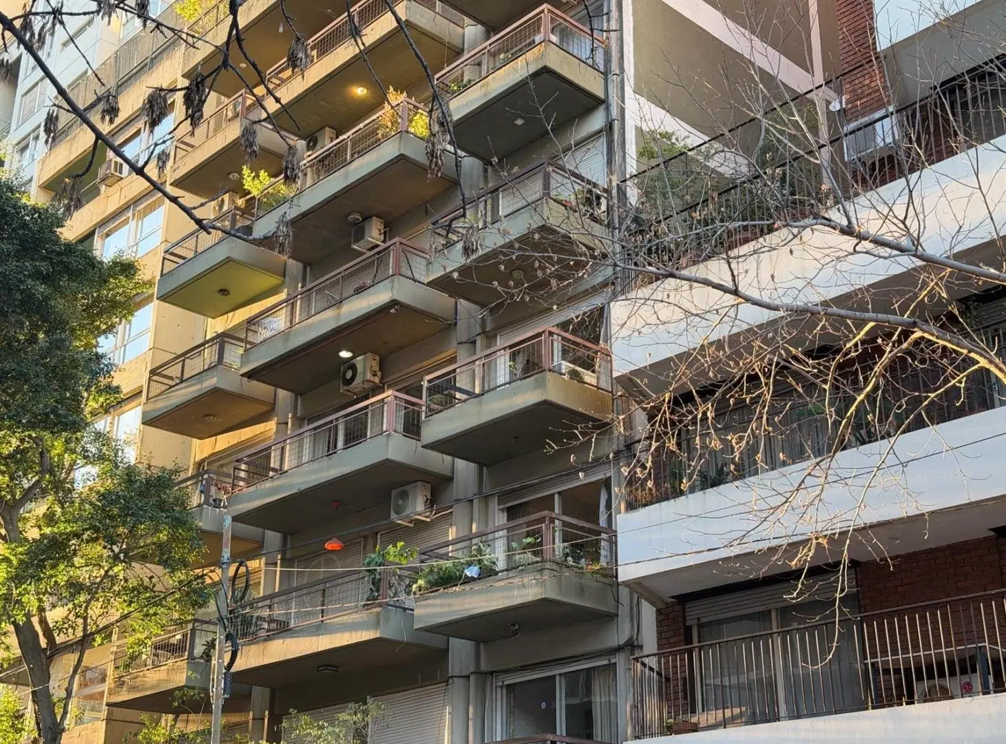 Excelente Departamento reciclado de categoria con balcón corrido en Palermo Chico. 5