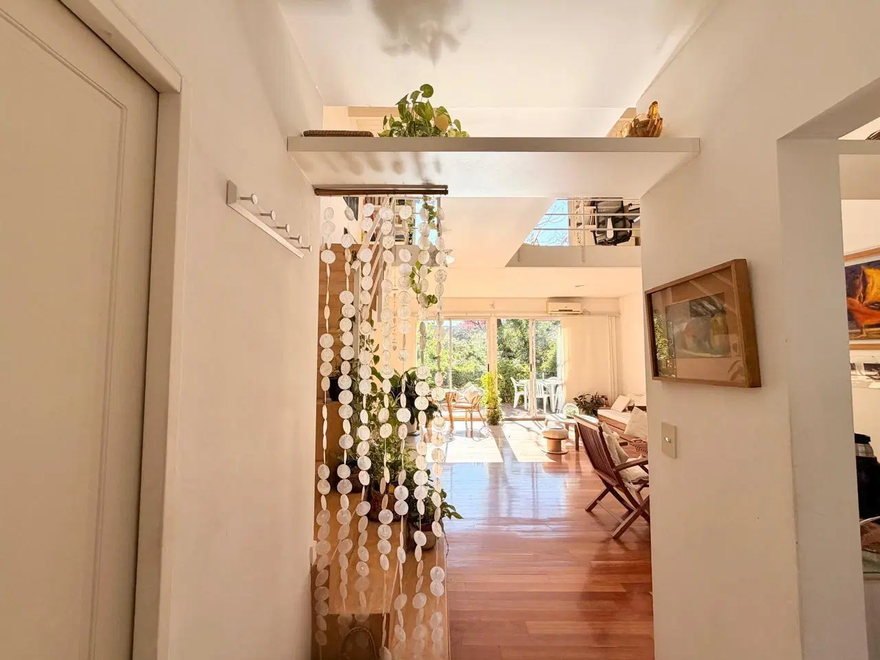 Triplex de diseño con terraza, jardín y doble altura súper luminoso en Tigre 2