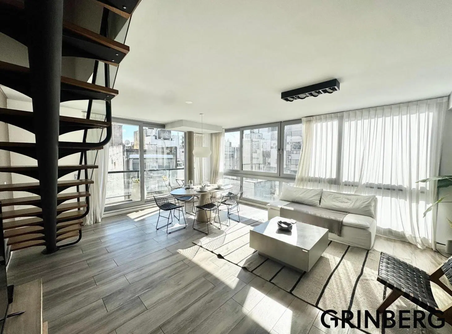 Excelente Duplex 3 ambientes de categoria en Recoleta 1