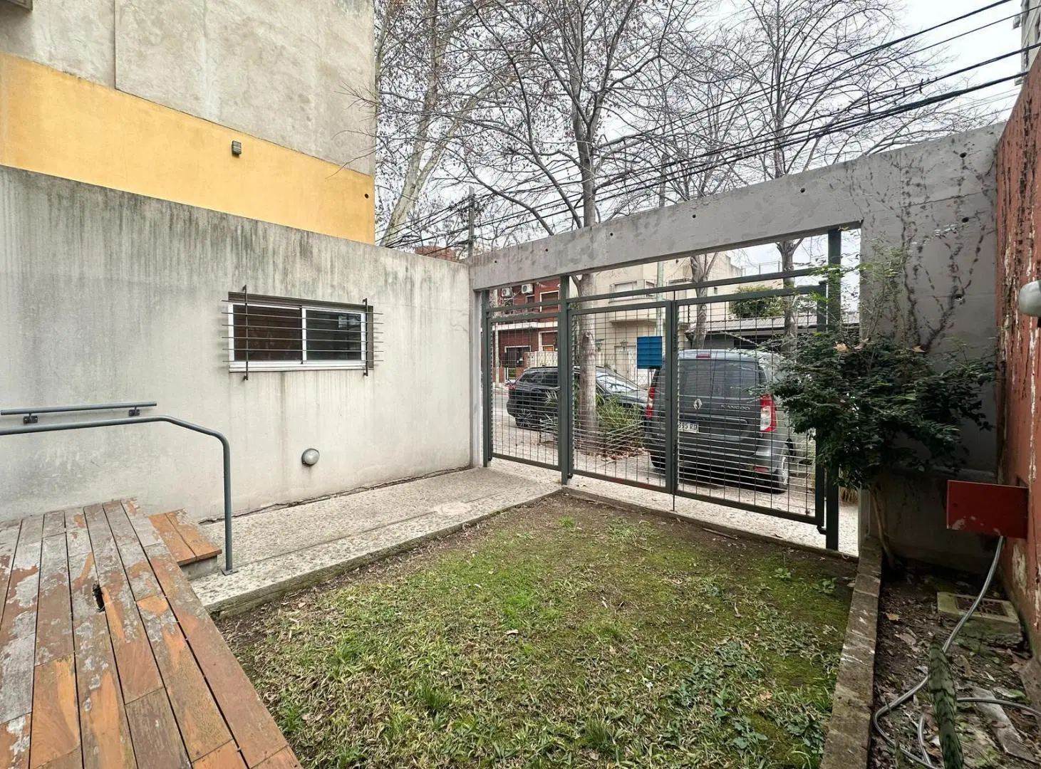 Excelente Casa a la venta en Vicente Lopez con Jardin y Cochera. 8