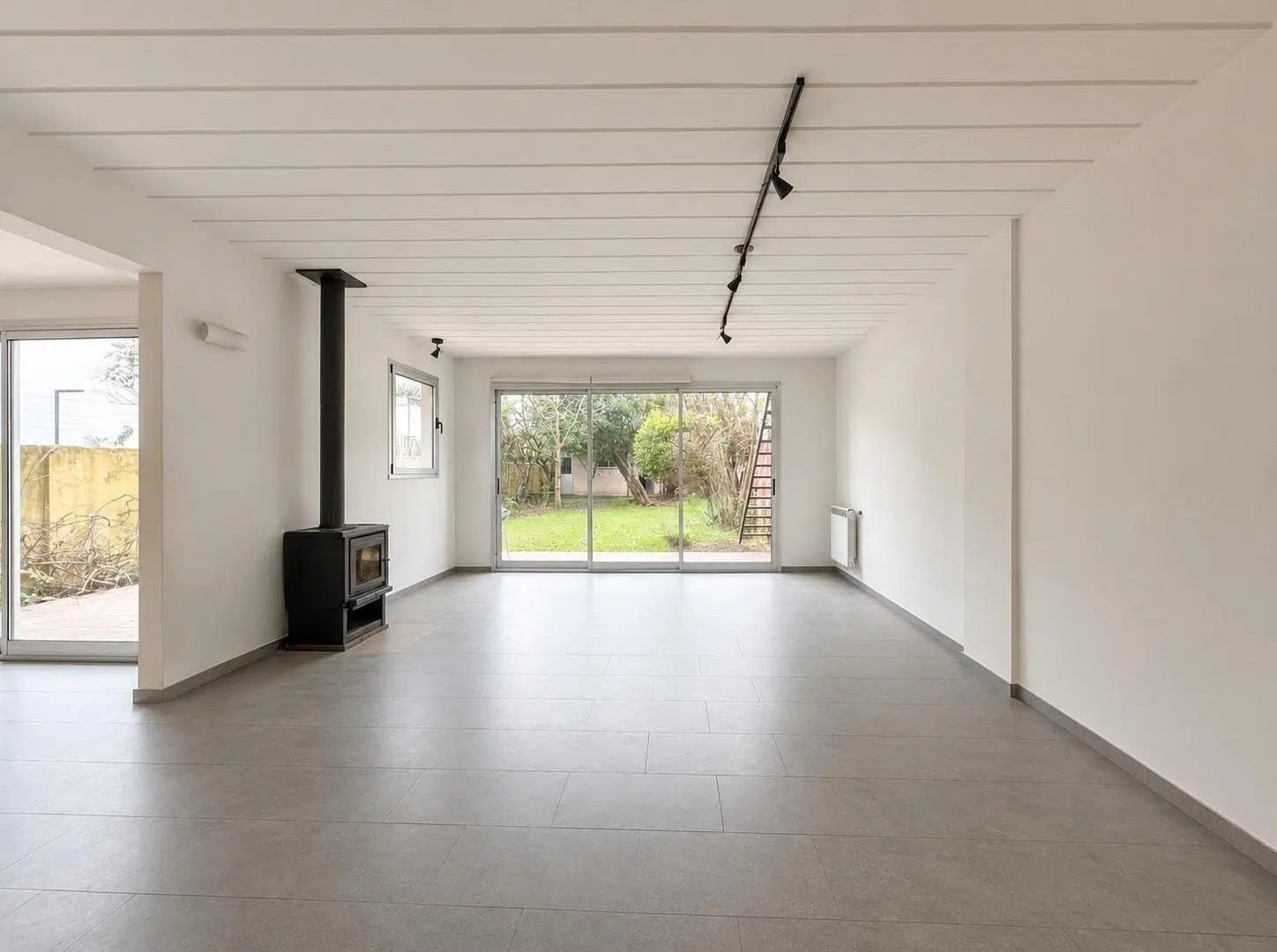 Excelente Casa a la venta en Vicente Lopez con Jardin y Cochera. 1