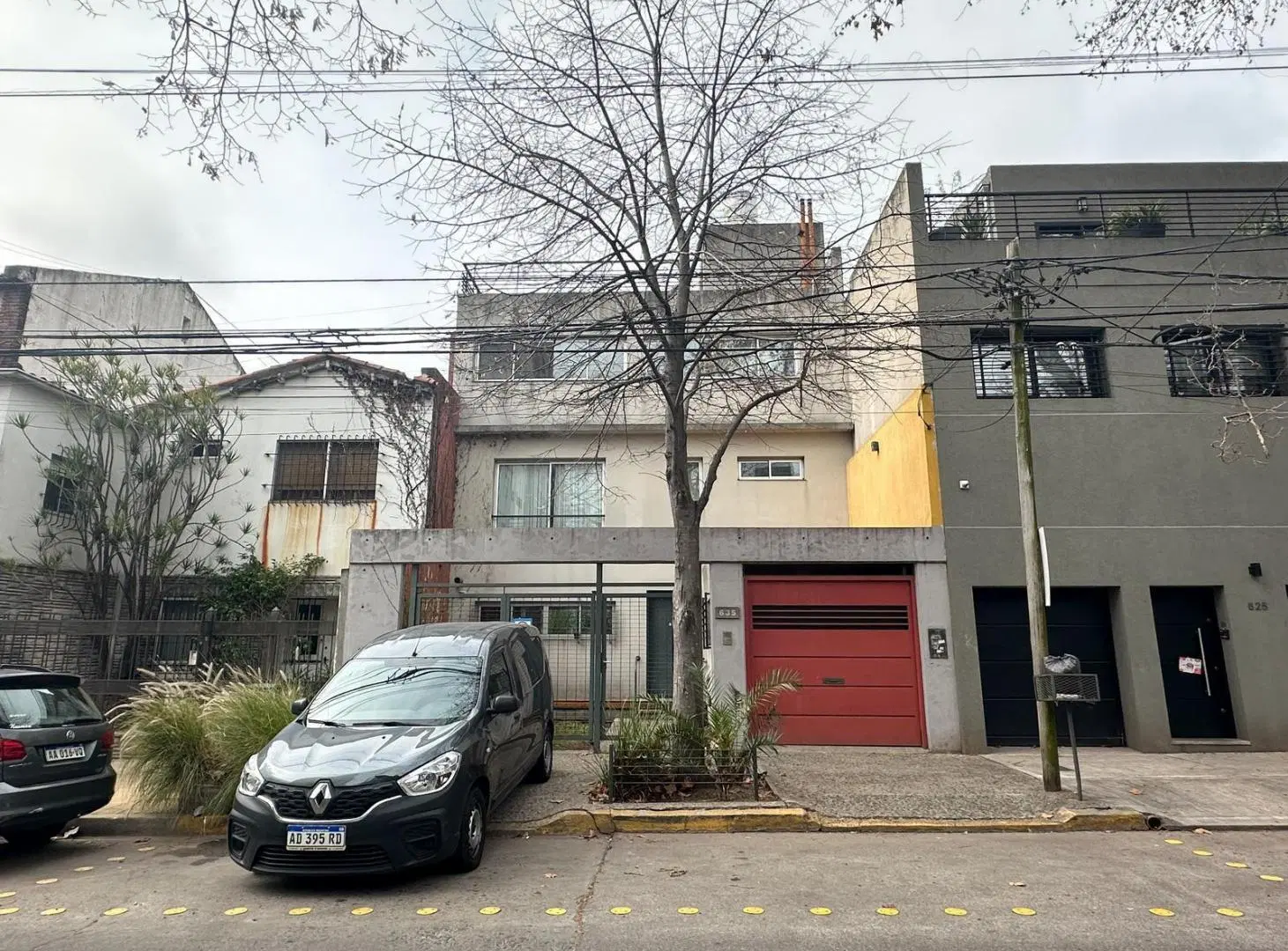 Excelente Casa a la venta en Vicente Lopez con Jardin y Cochera. 3