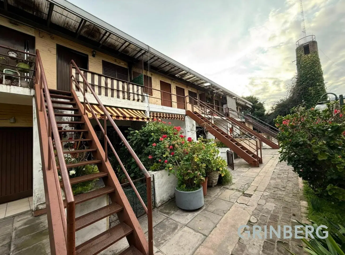 Venta Excelente Monoambiente en Munro 2