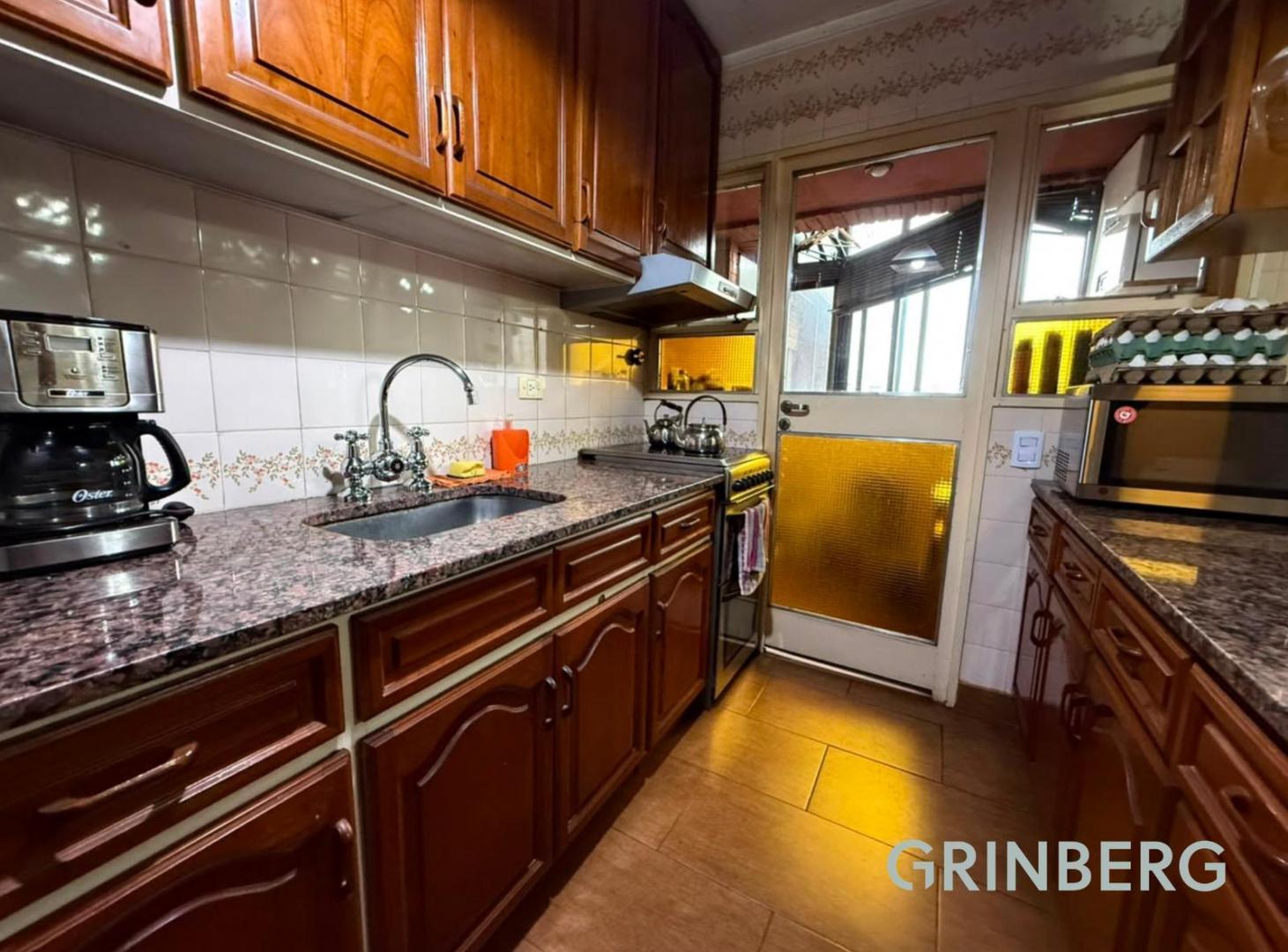 Foto de Venta Excelente Semipiso de 4 ambientes con cochera en Nuñez, imagen 2
