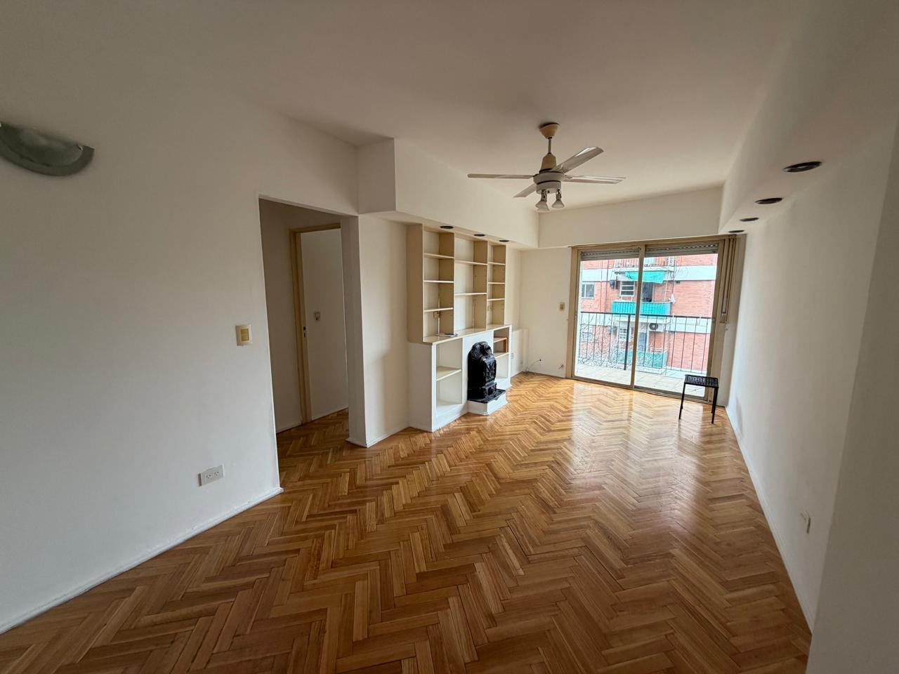 Foto de EXCELENTE 2 AMBIENTES EN ALQUILER CON BALCÓN EN COLEGIALES, imagen 2
