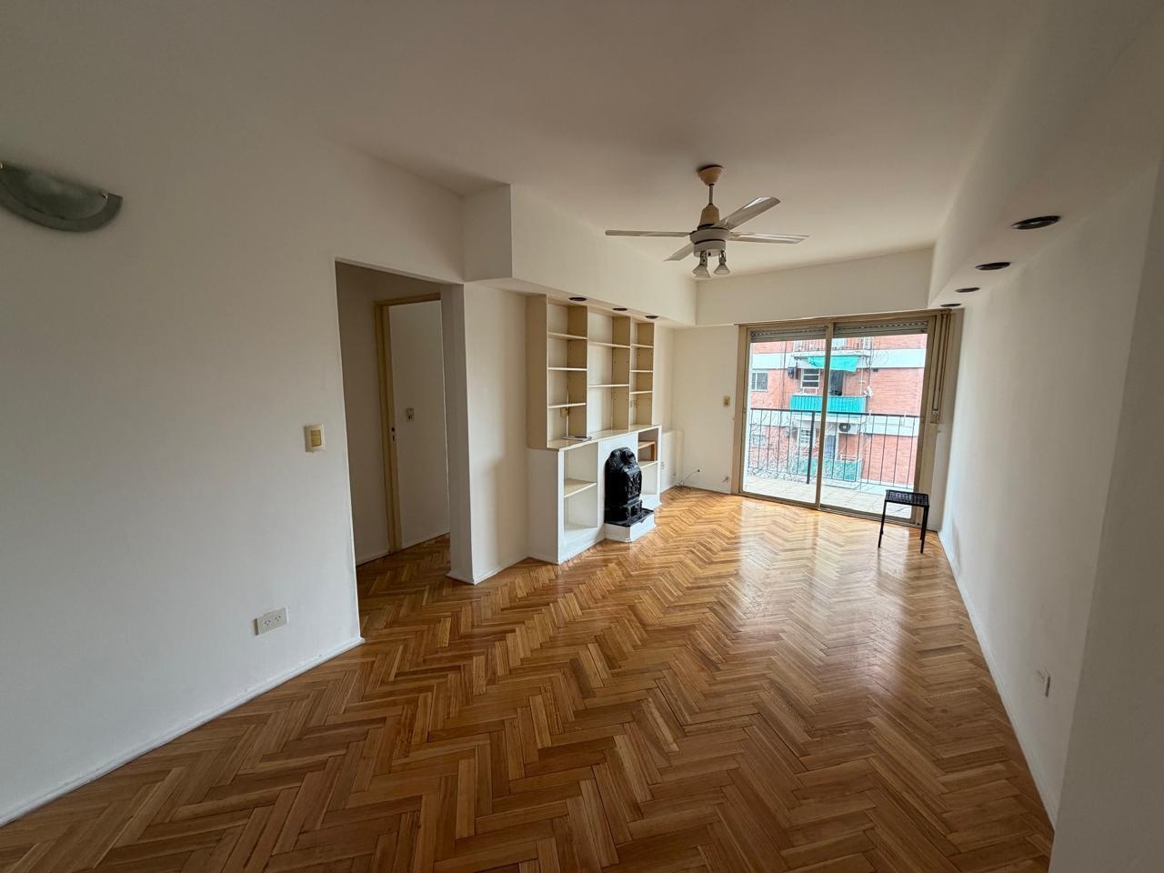 Foto de EXCELENTE 2 AMBIENTES EN ALQUILER CON BALCÓN EN COLEGIALES, imagen 1
