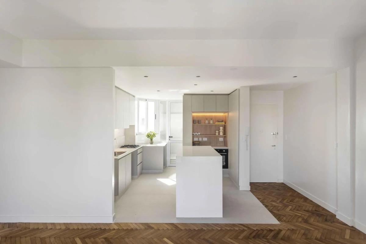 Foto de DEPARTAMENTO 4 AMBIENTES TOTALMENTE RECICLADO – BELGRANO – SUITE BAULERA, imagen 4