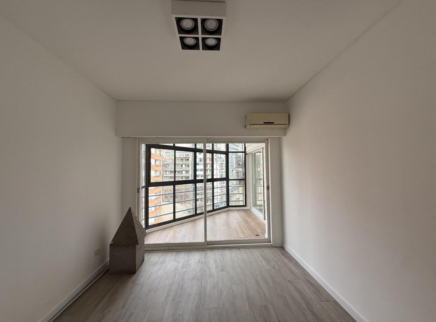 Foto de Departamento dos ambientes con balcon y cochera reciclado a nuevo en, imagen 2