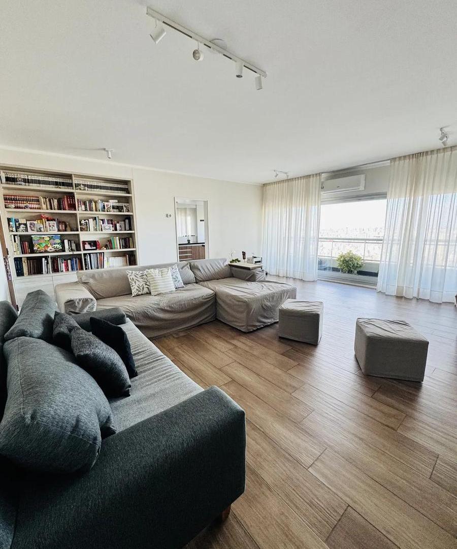 Foto de EXCEPCIONAL PISO 28 | 4 DORM | 200 M² | 2 COCHERAS 2 BAULERAS |, imagen 2
