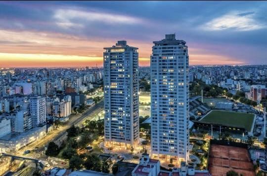 Foto de EXCEPCIONAL PISO 28 | 4 DORM | 200 M² | 2 COCHERAS 2 BAULERAS |, imagen 3