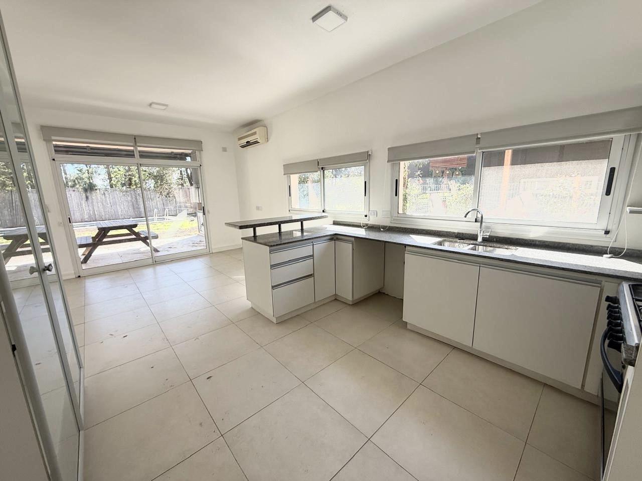 Foto de CASA EN VENTA DE 4 DORMITORIOS EN SAUCES NORDELTA, imagen 1